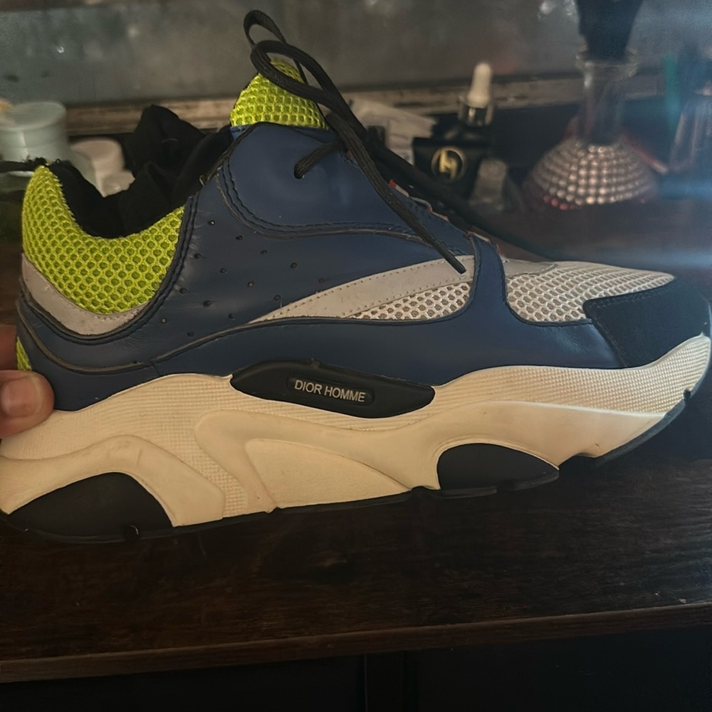 Dior look like Sneakers gotta go !